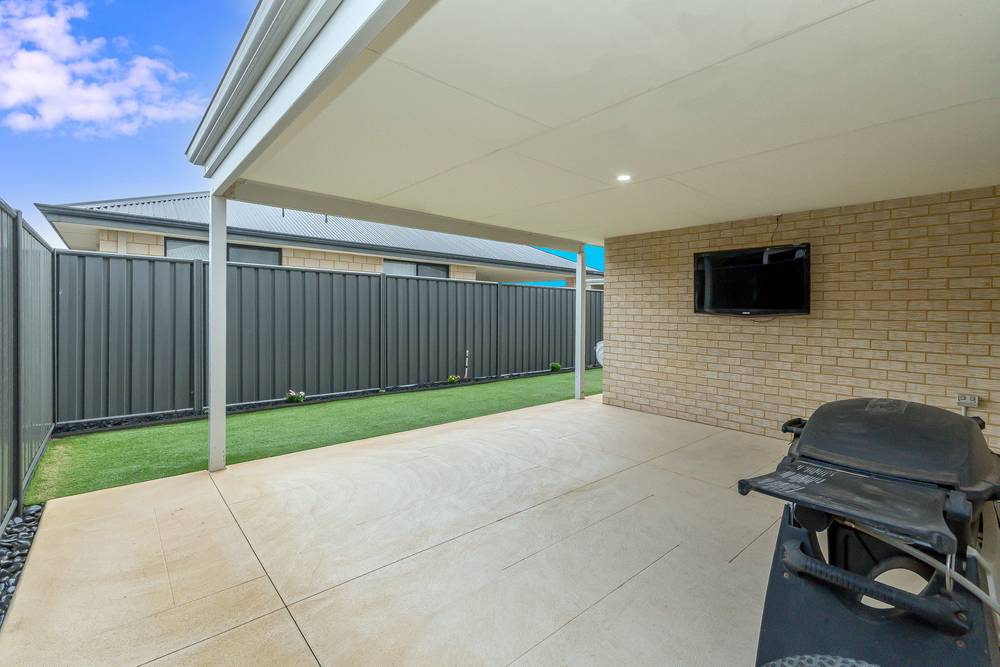 23 Charnwood Grove, Hilbert, WA 6112