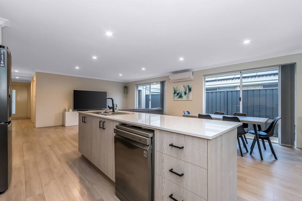 23 Charnwood Grove, Hilbert, WA 6112