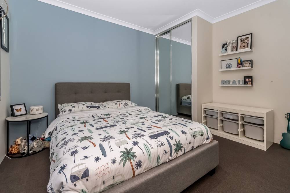 23 Charnwood Grove, Hilbert, WA 6112