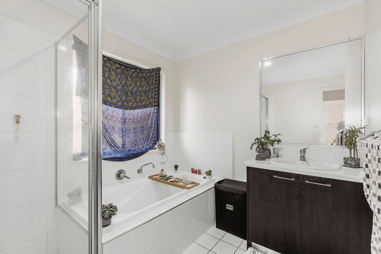 2/14 Pecan Drive, UPPER COOMERA, QLD 4209