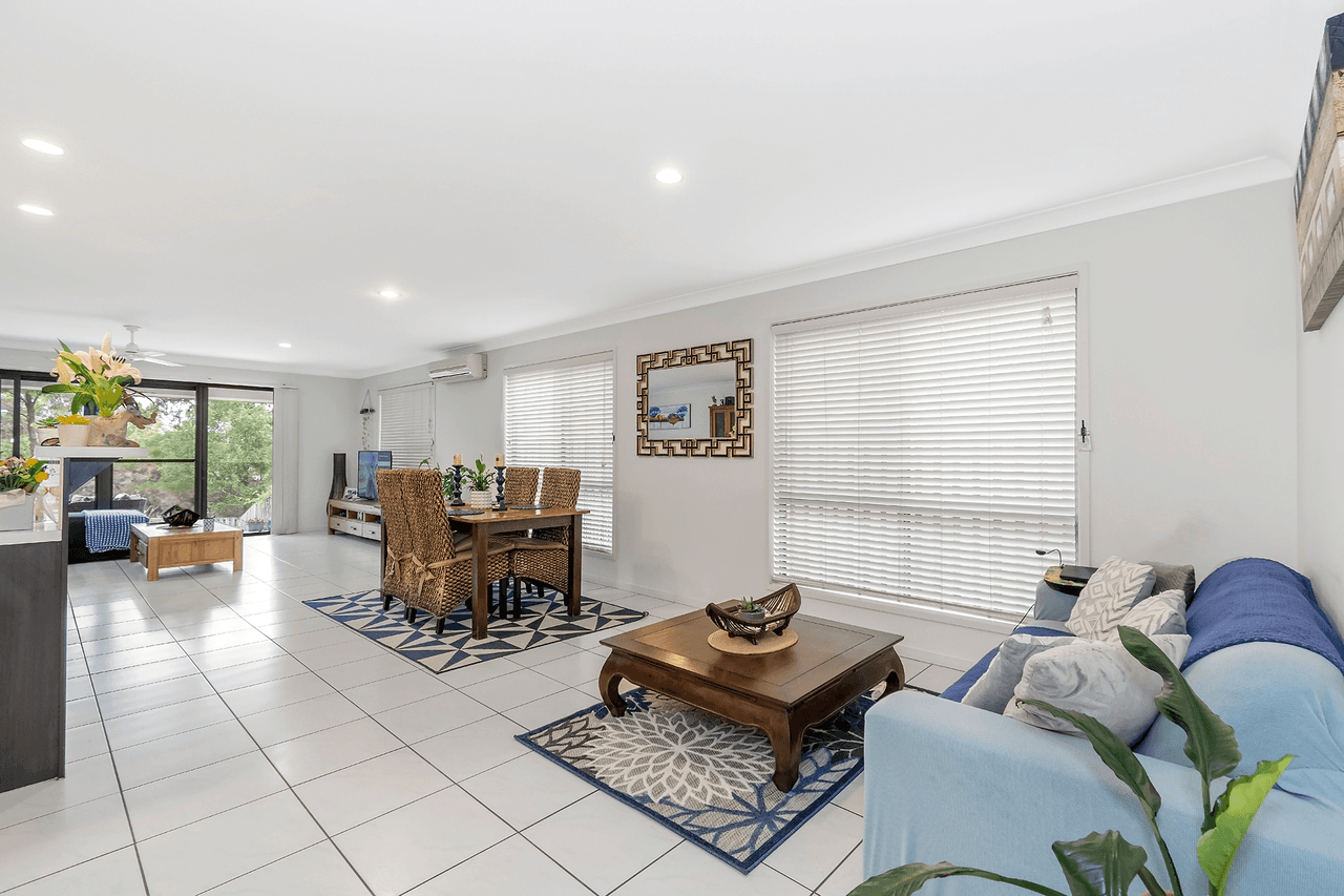 2/14 Pecan Drive, UPPER COOMERA, QLD 4209