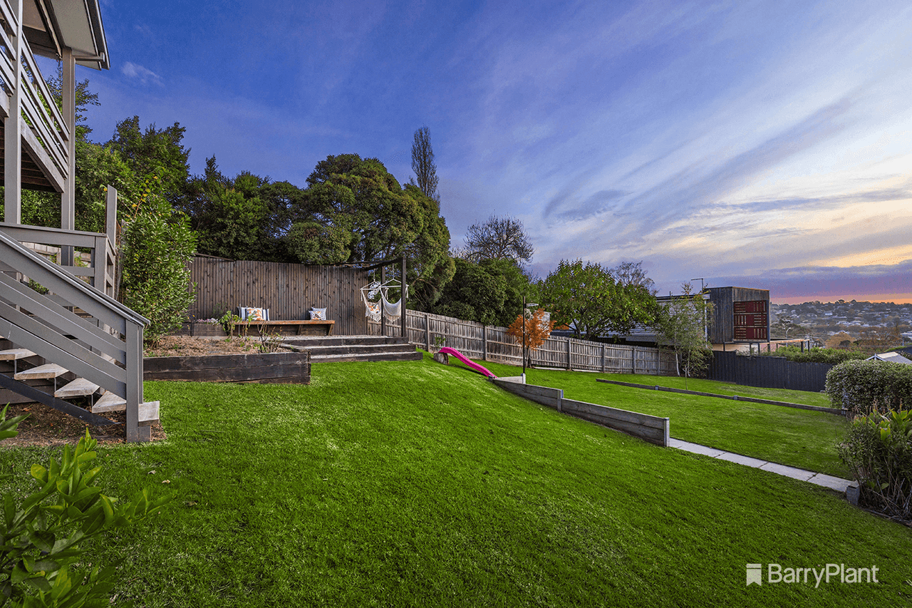 16 Deschamps Avenue, Lilydale, VIC 3140