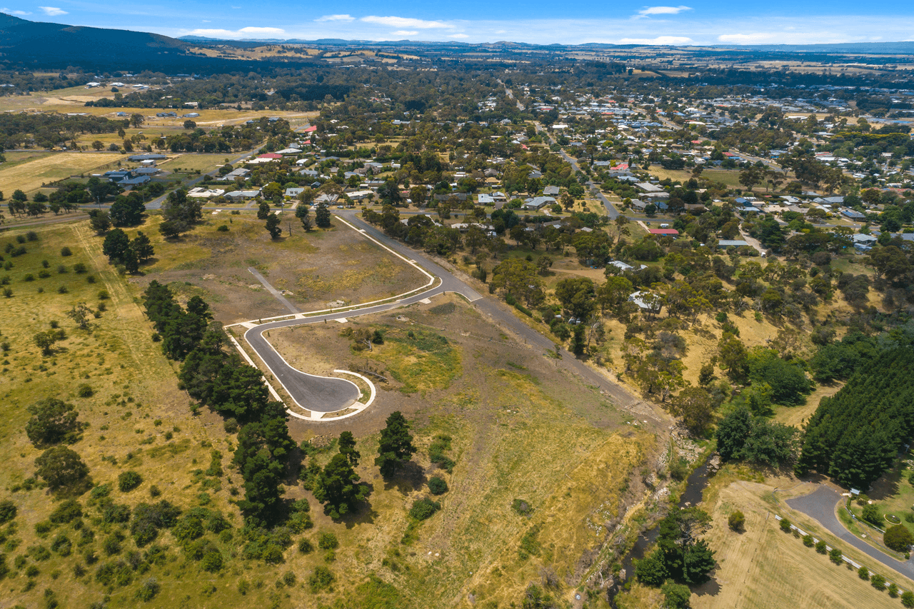 4 McCluskey Road, RIDDELLS CREEK, VIC 3431