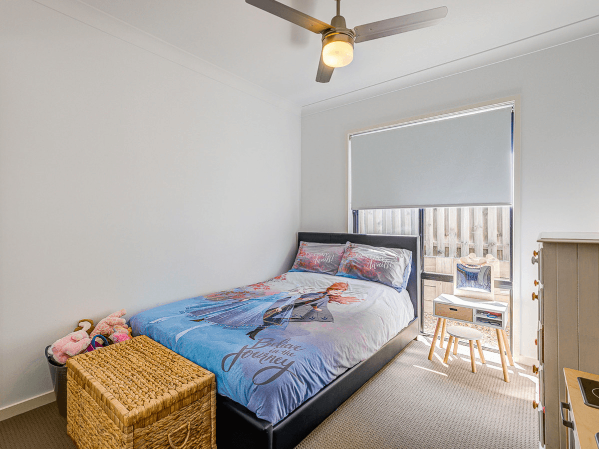 2/59 Hawkesbury Avenue, Pacific Pines, QLD 4211