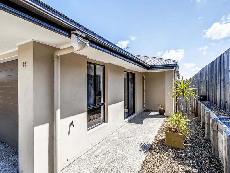 2/59 Hawkesbury Avenue, Pacific Pines, QLD 4211