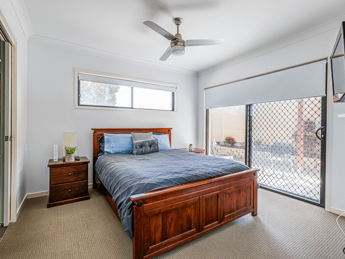 2/59 Hawkesbury Avenue, Pacific Pines, QLD 4211