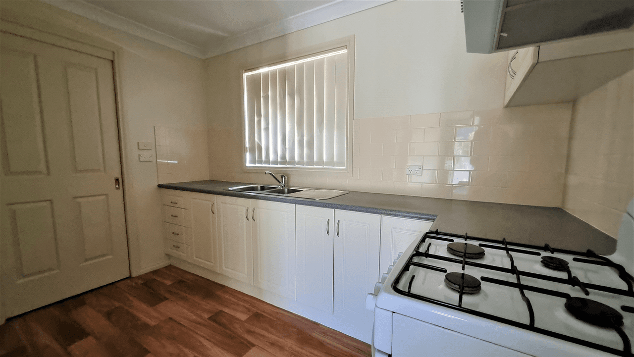 2/131 William Street, YOUNG, NSW 2594