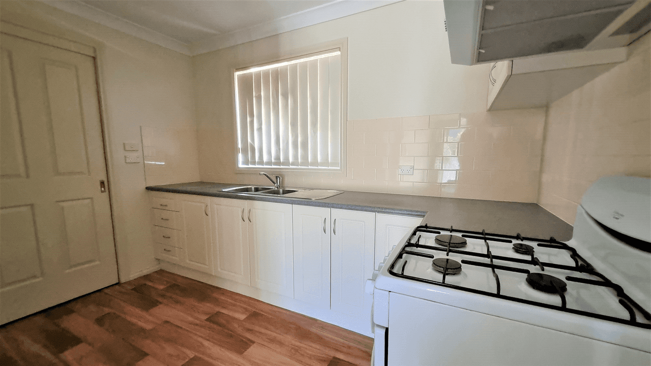 2/131 William Street, YOUNG, NSW 2594