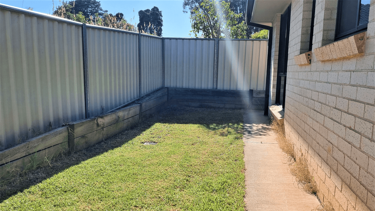 2/131 William Street, YOUNG, NSW 2594
