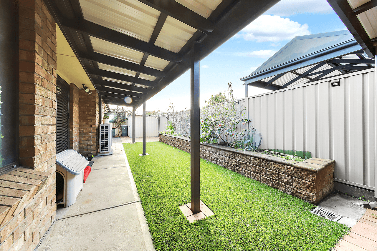 17 Bowaka Street, PARK HOLME, SA 5043