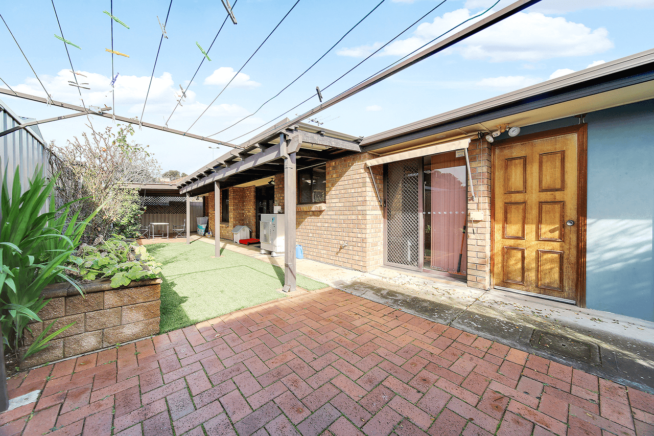 17 Bowaka Street, PARK HOLME, SA 5043