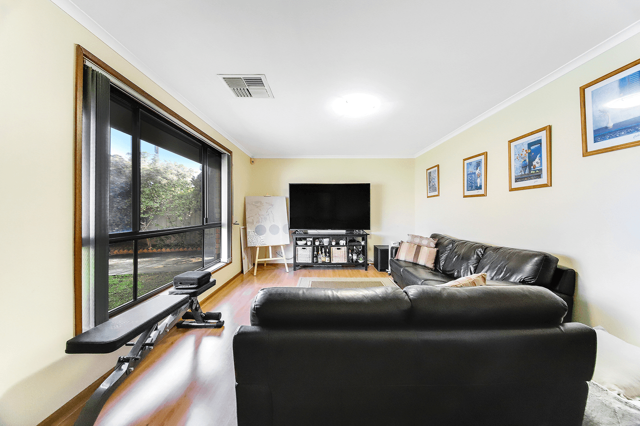 17 Bowaka Street, PARK HOLME, SA 5043