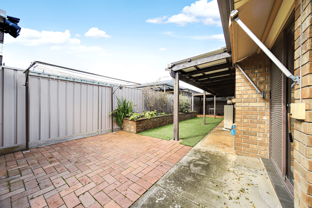 17 Bowaka Street, PARK HOLME, SA 5043