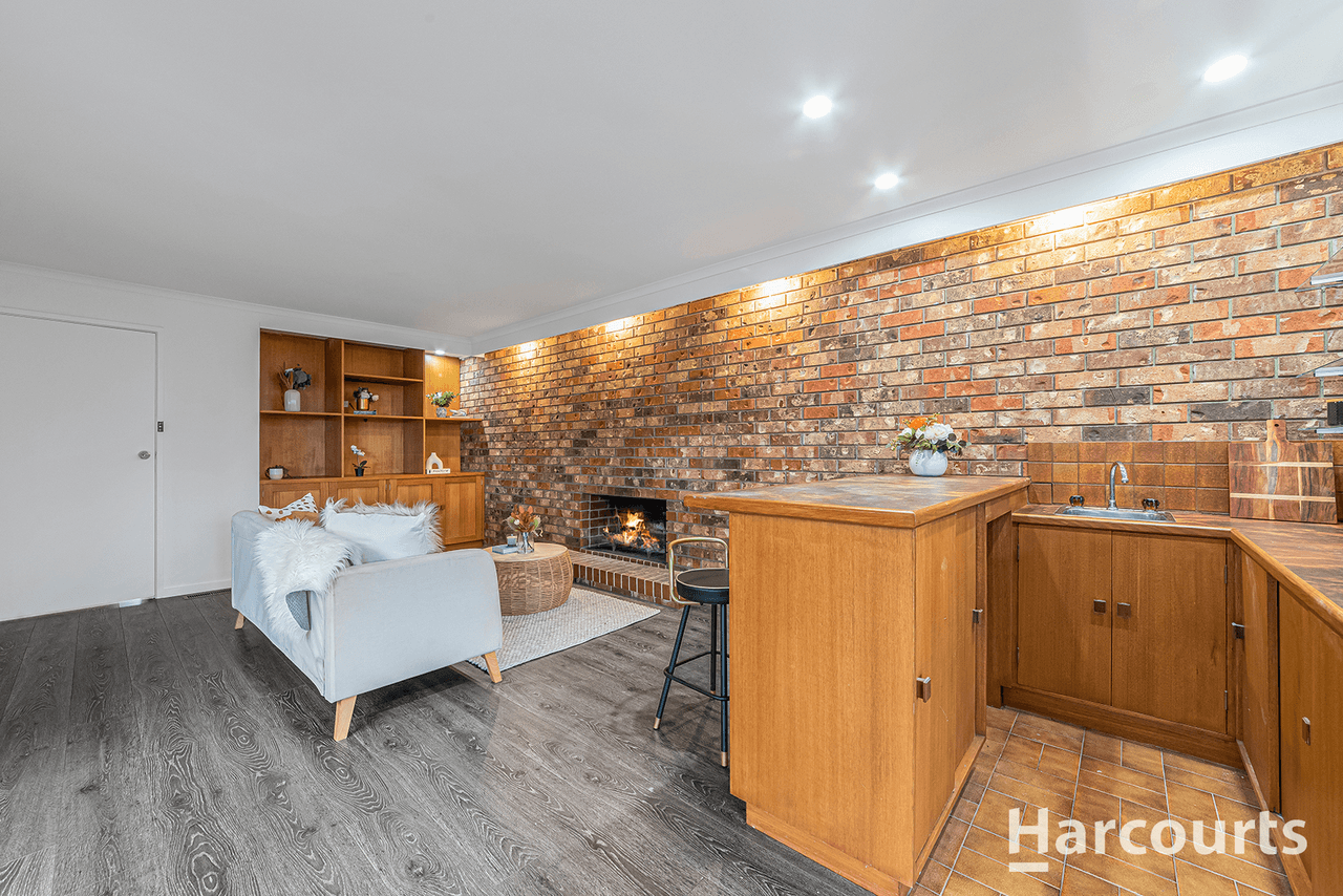 8 Minchinbury Drive, VERMONT SOUTH, VIC 3133