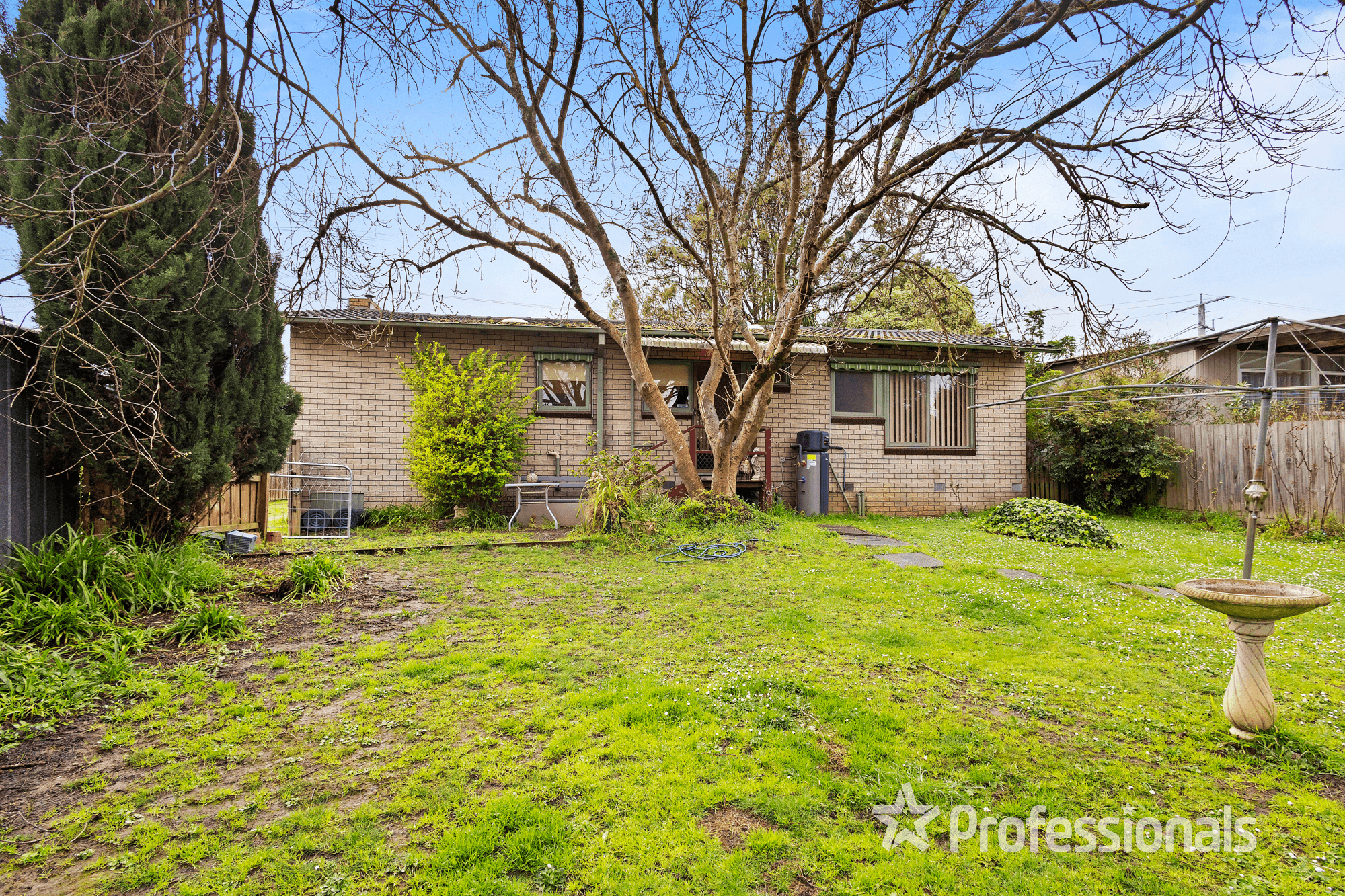 8 Moira Avenue, Ferntree Gully, VIC 3156