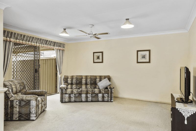 2/101 Lochlomond Drive, Banora Point, NSW 2486