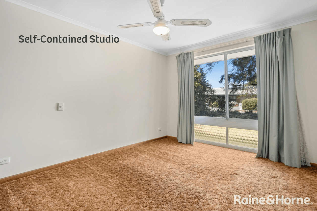 1 Hinkley Road, MORPHETT VALE, SA 5162