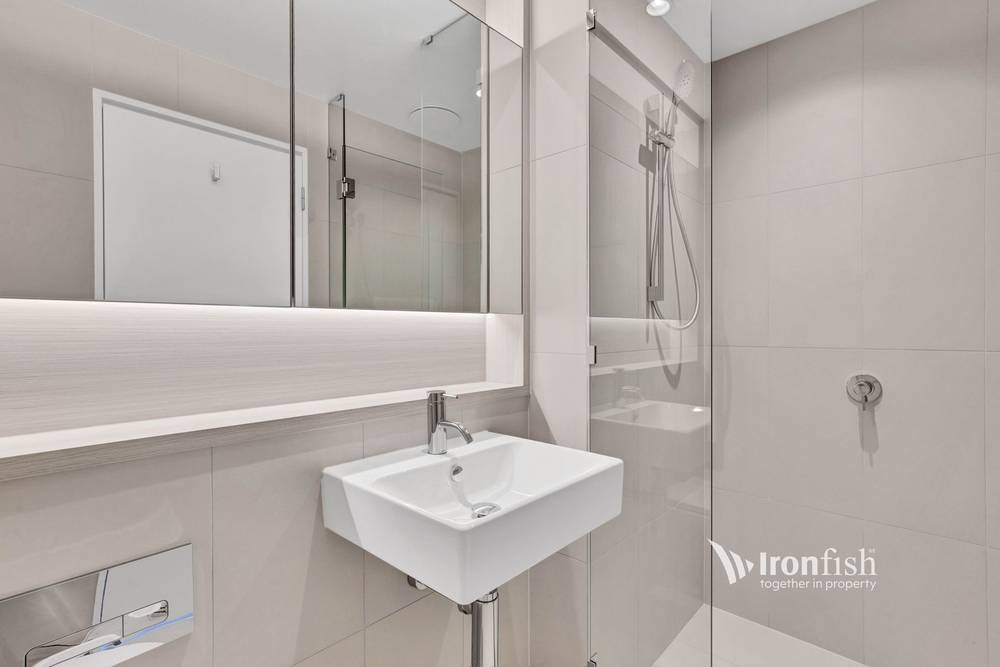 3707/628 Flinders Street, DOCKLANDS, VIC 3008