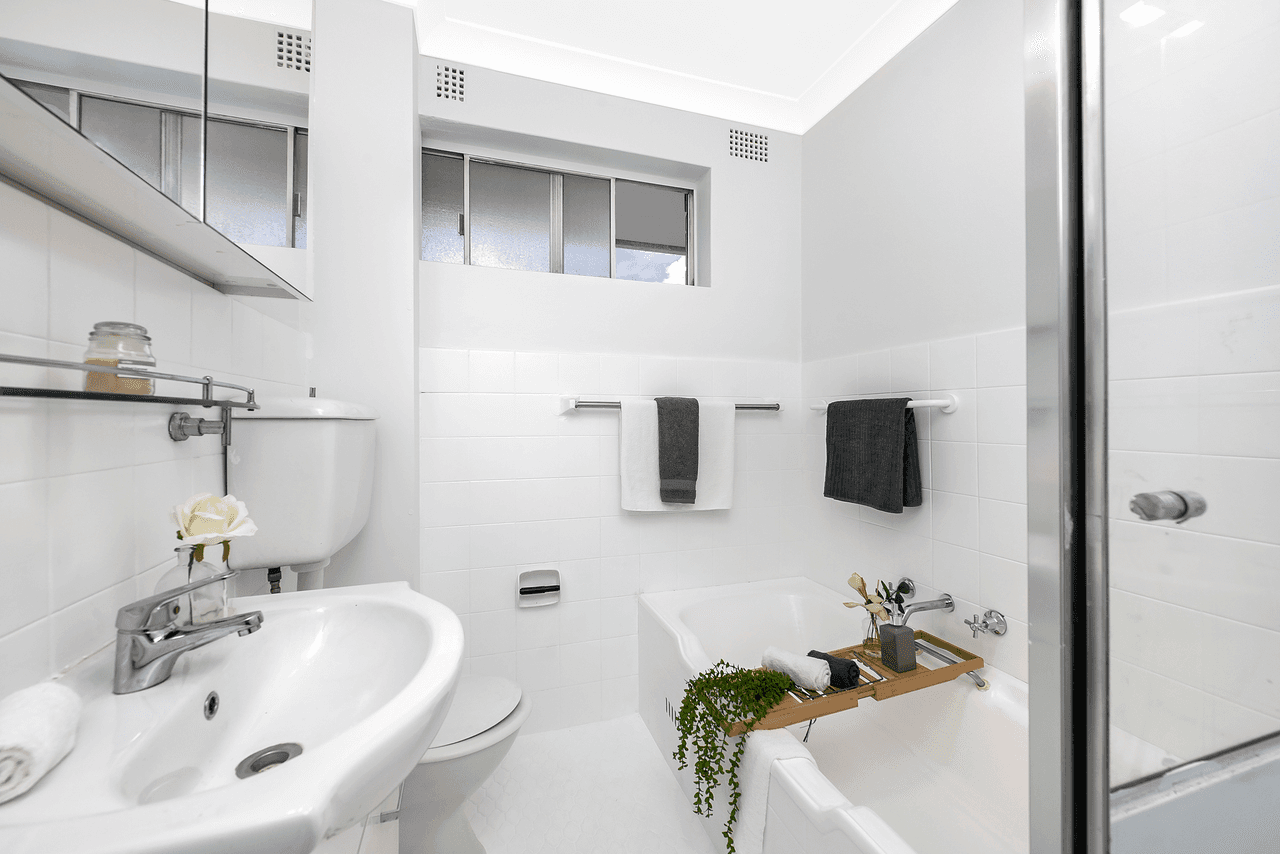 27/10-14 Burlington Road, HOMEBUSH, NSW 2140