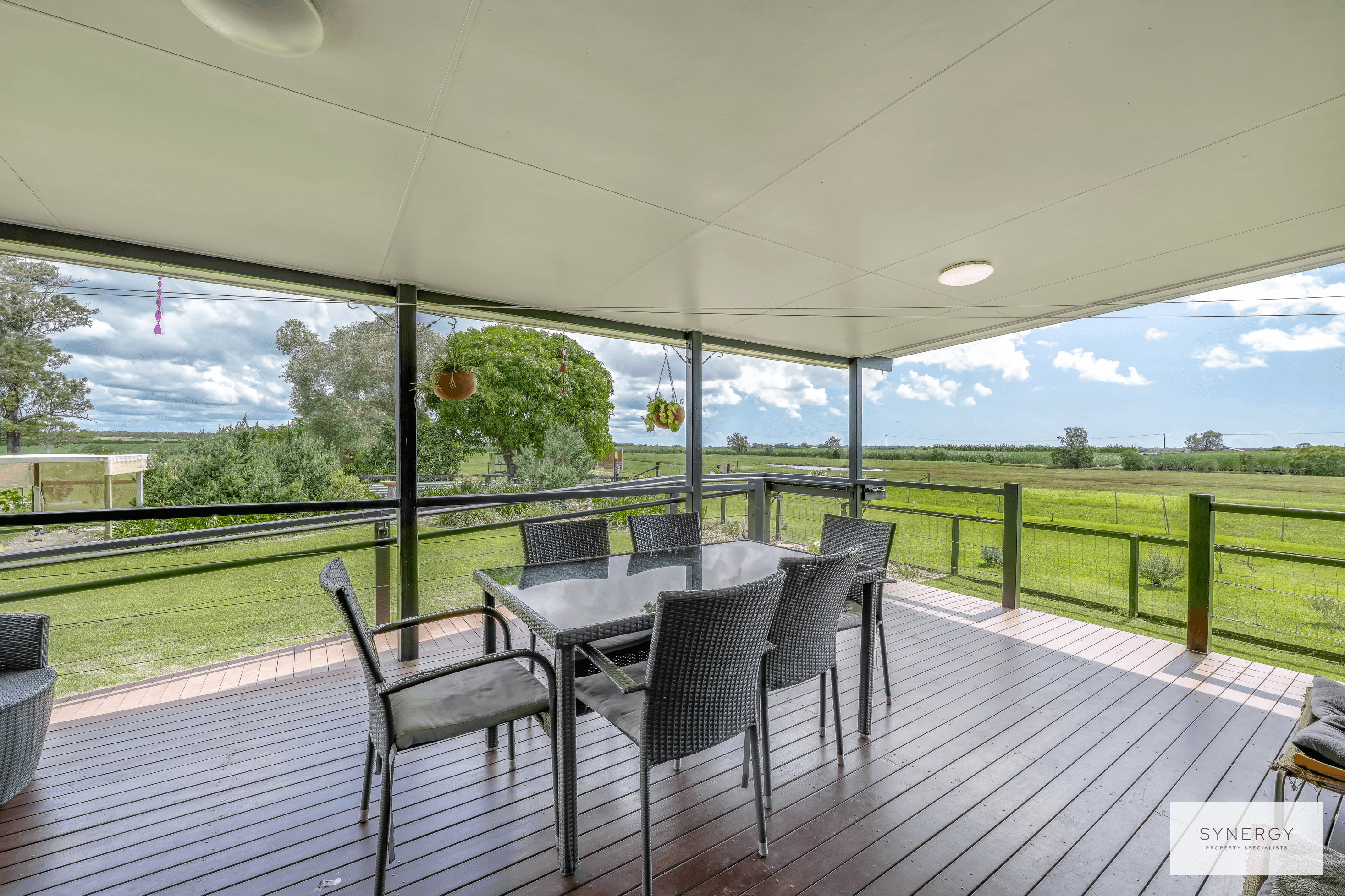 215 Hills Road, WELCOME CREEK, QLD 4670