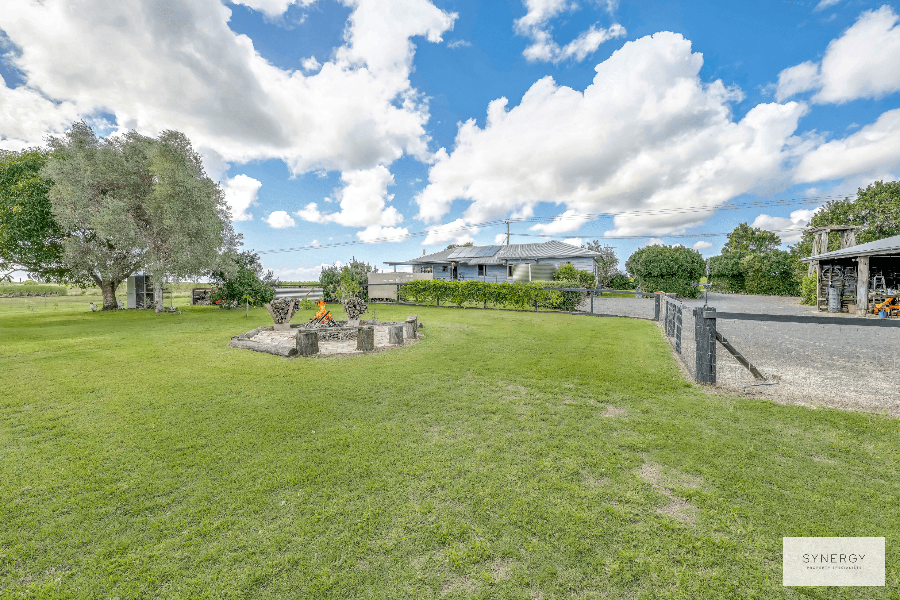 215 Hills Road, WELCOME CREEK, QLD 4670