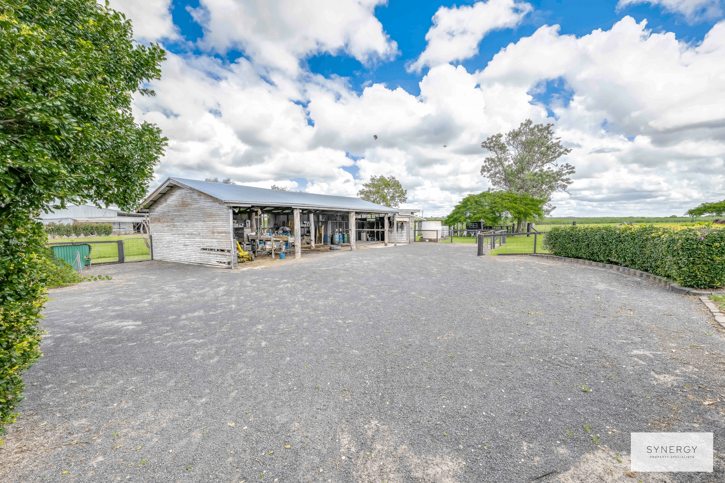 215 Hills Road, WELCOME CREEK, QLD 4670