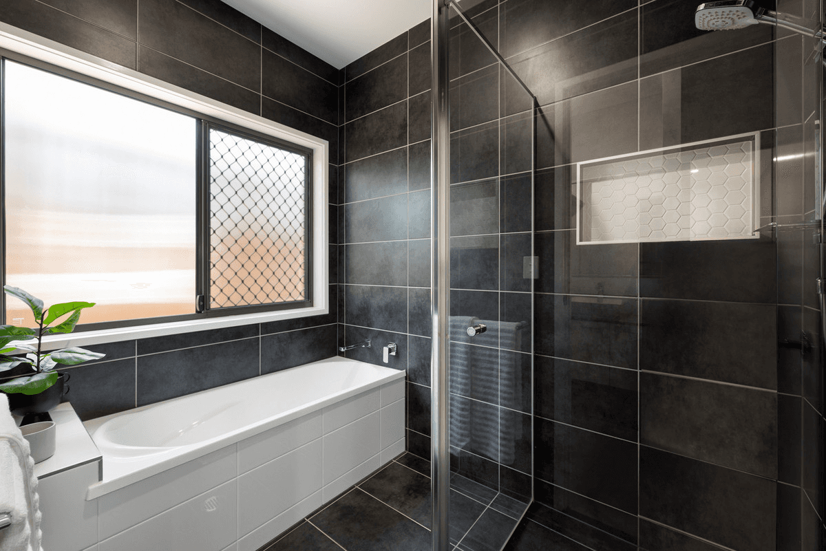 10 Vorneen Lane, Mitchelton, QLD 4053