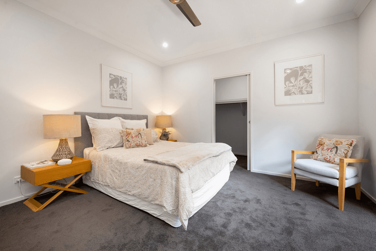 10 Vorneen Lane, Mitchelton, QLD 4053