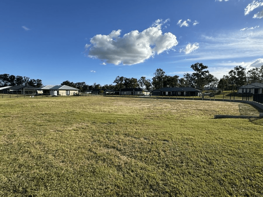 22 Sandstone Drive, HATTON VALE, QLD 4341