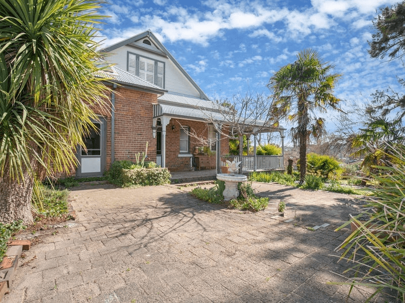 118 Bridge Street, Uralla, NSW 2358