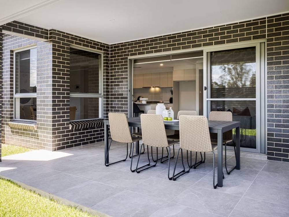 60 sandover street, SOUTH MACLEAN, QLD 4280