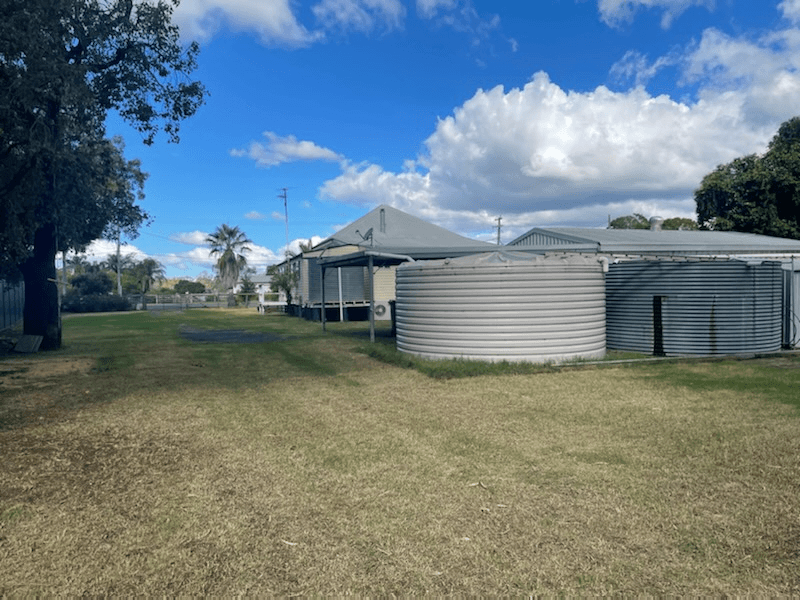 68 Beale Street, OAKEY, QLD 4401