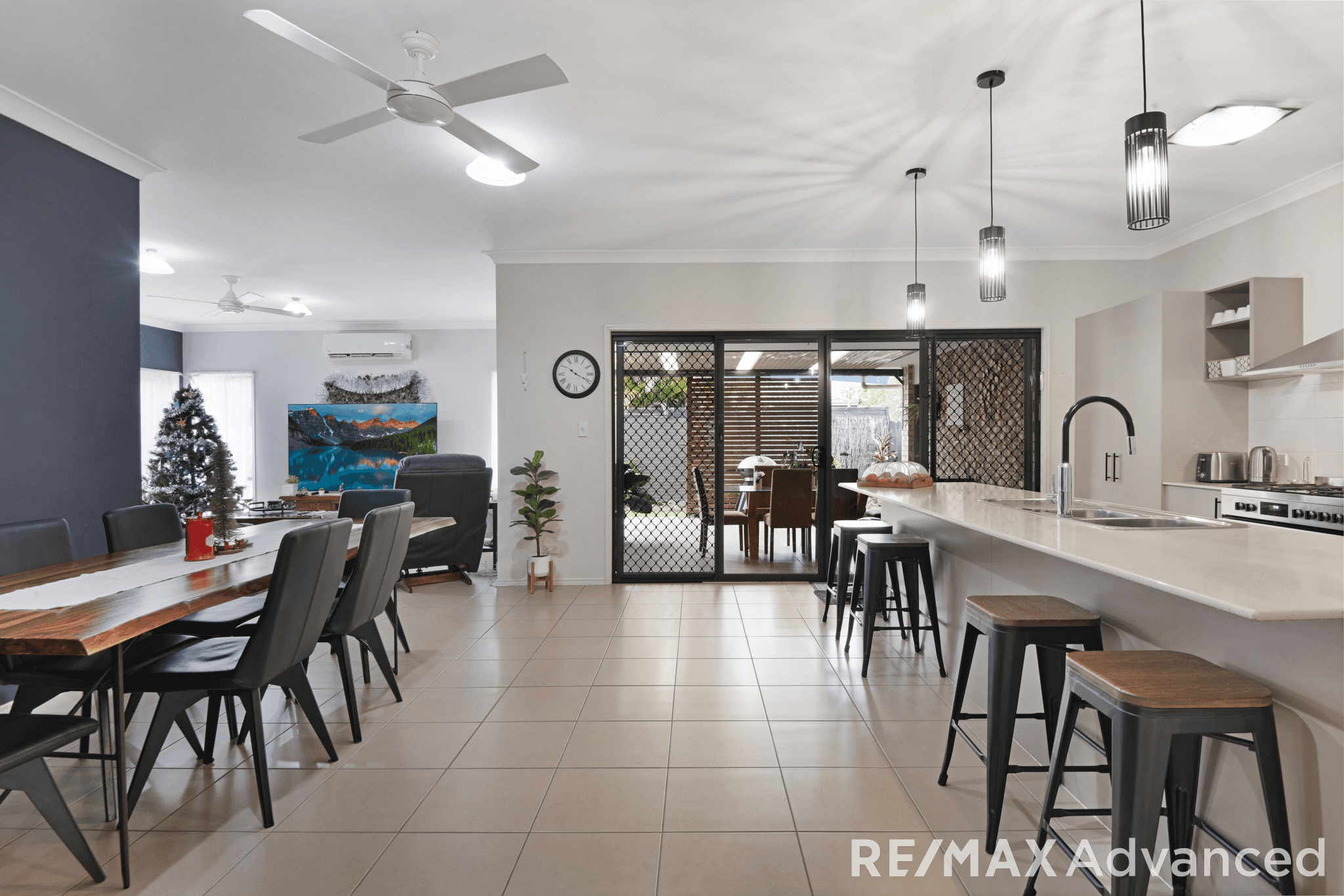 27 Dewdrop Place, Ningi, QLD 4511