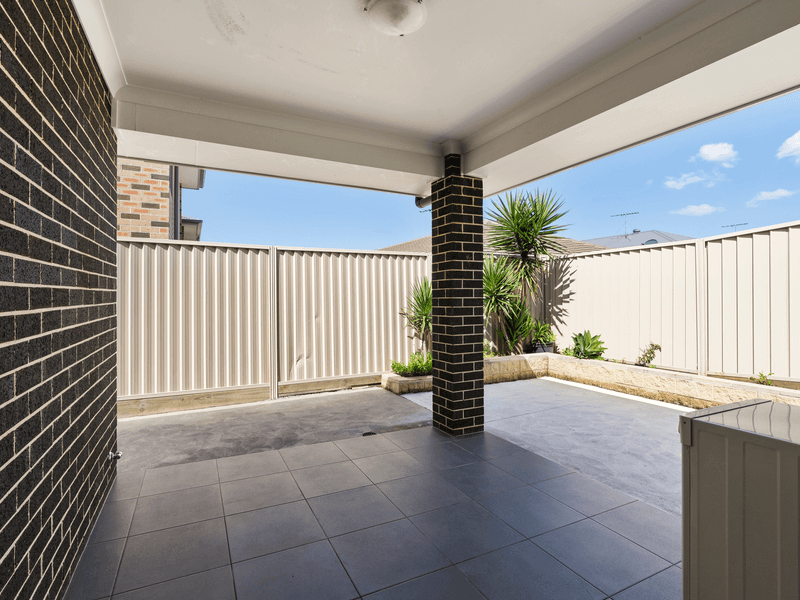 104 Bird Walton Avenue, MIDDLETON GRANGE, NSW 2171