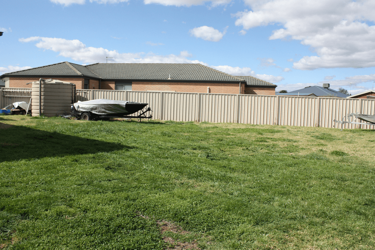 9 Hughes Court, COROWA, NSW 2646