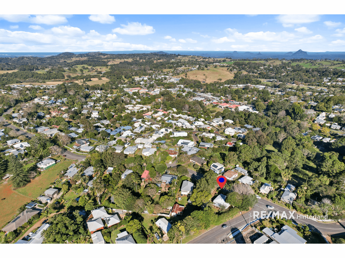 1 Tamarind Street, Maleny, QLD 4552