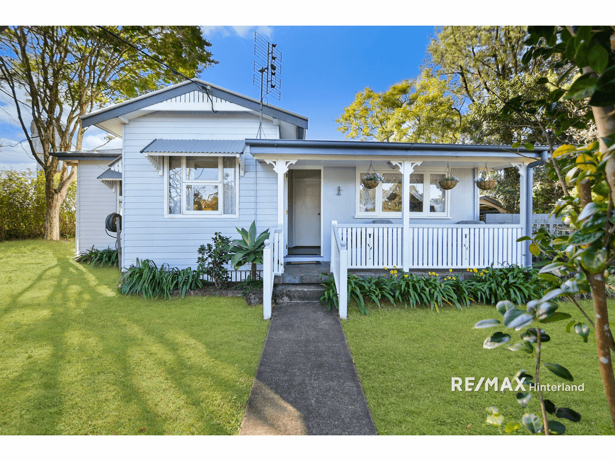 1 Tamarind Street, Maleny, QLD 4552