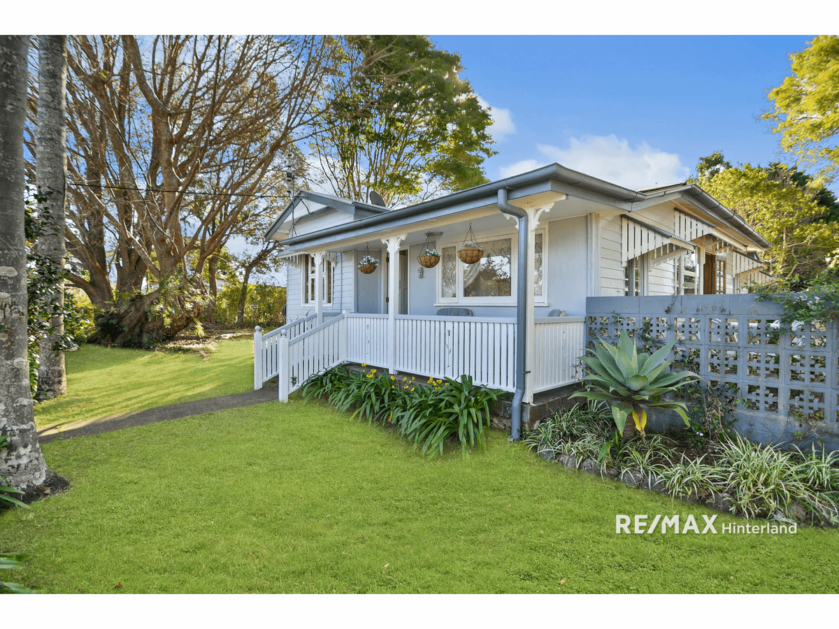 1 Tamarind Street, Maleny, QLD 4552