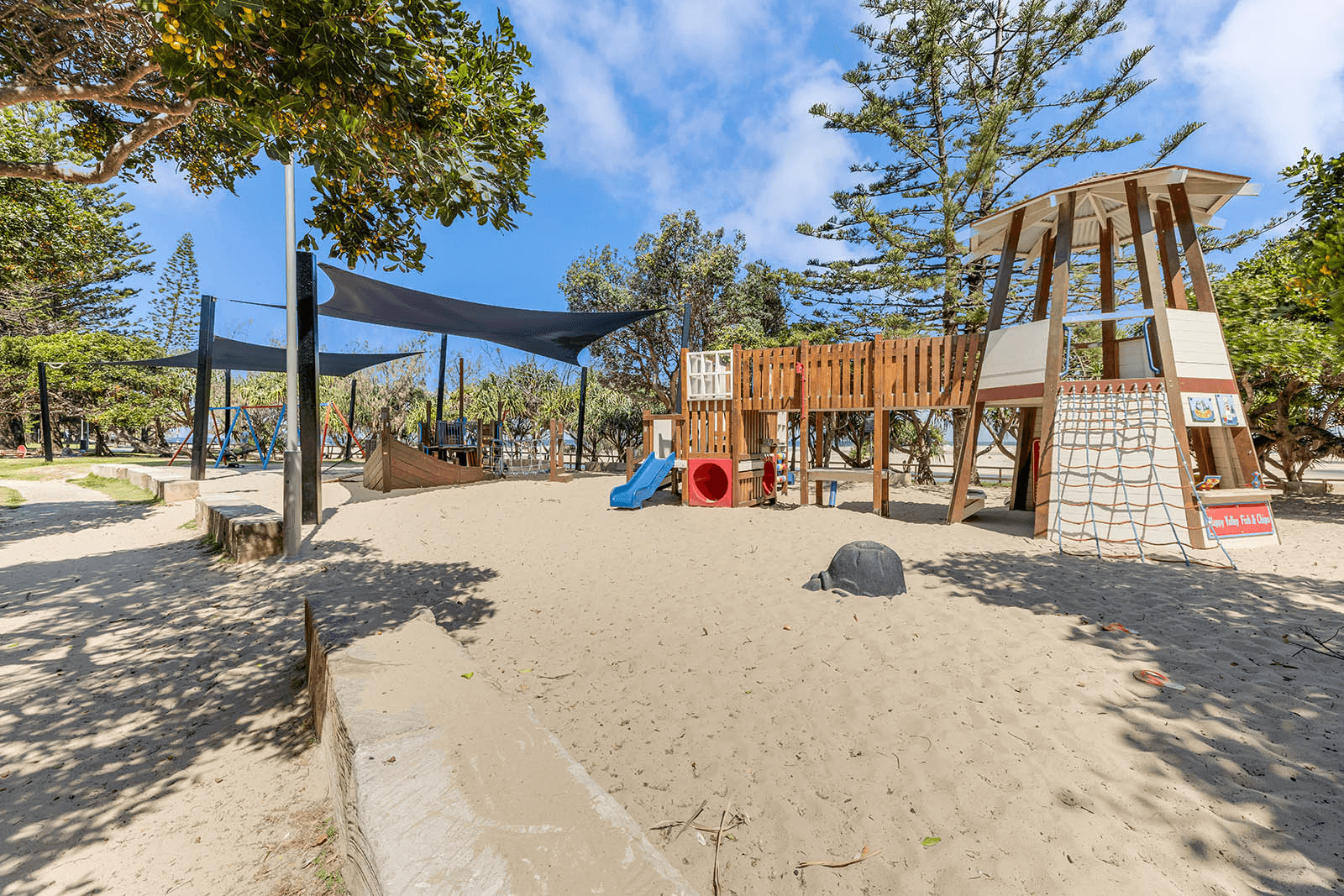 4/4 Latona Avenue, CALOUNDRA, QLD 4551