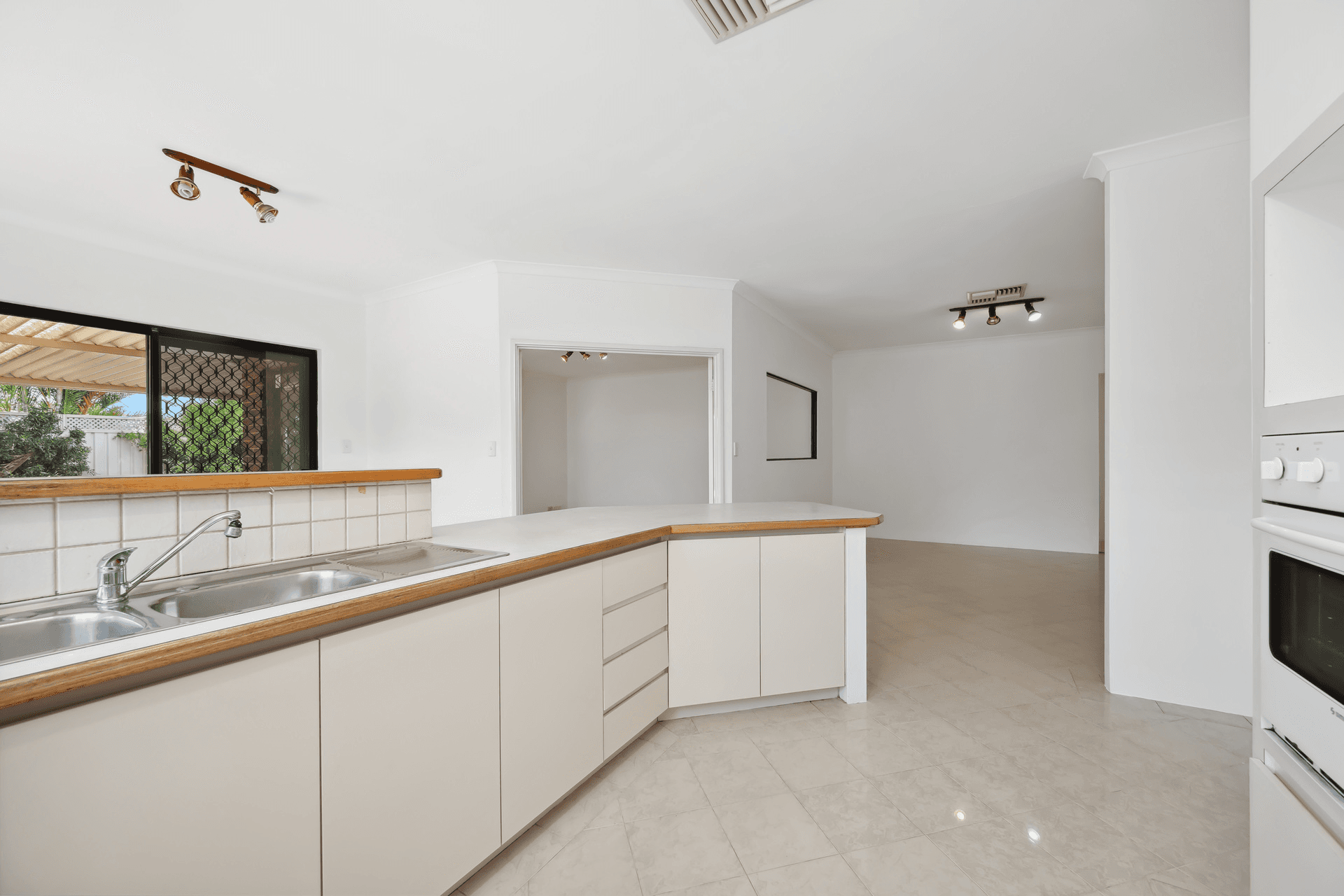 61 Goodwood Way, Canning Vale, WA 6155