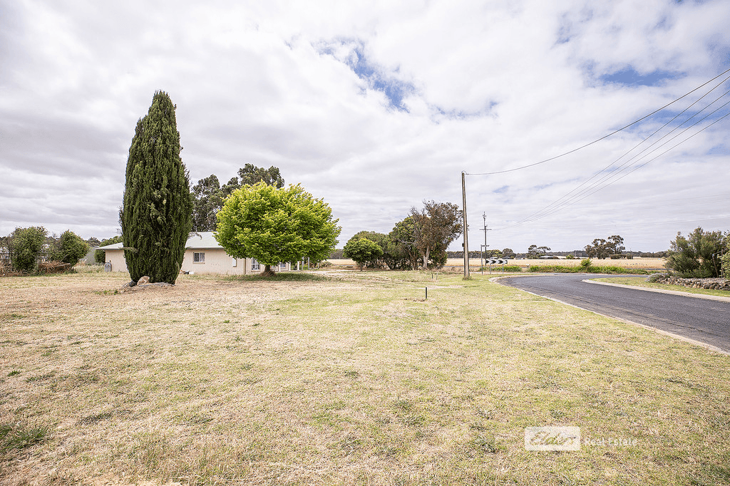 2A CORNER Crescent, NARACOORTE, SA 5271