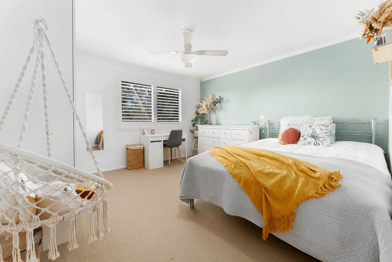 24 The Crescent, HELENSBURGH, NSW 2508