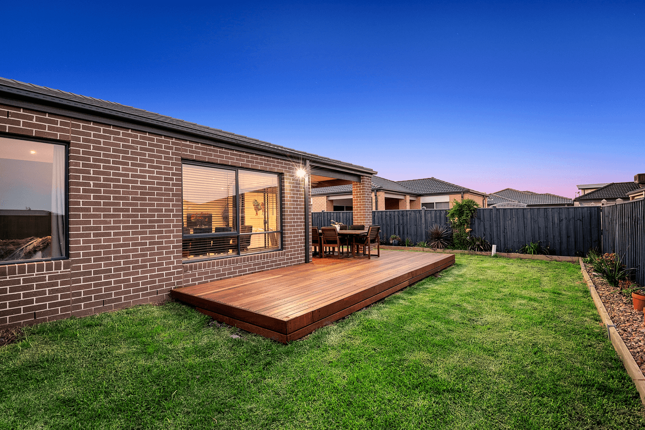 5 Revelstoke Street, Mickleham, VIC 3064