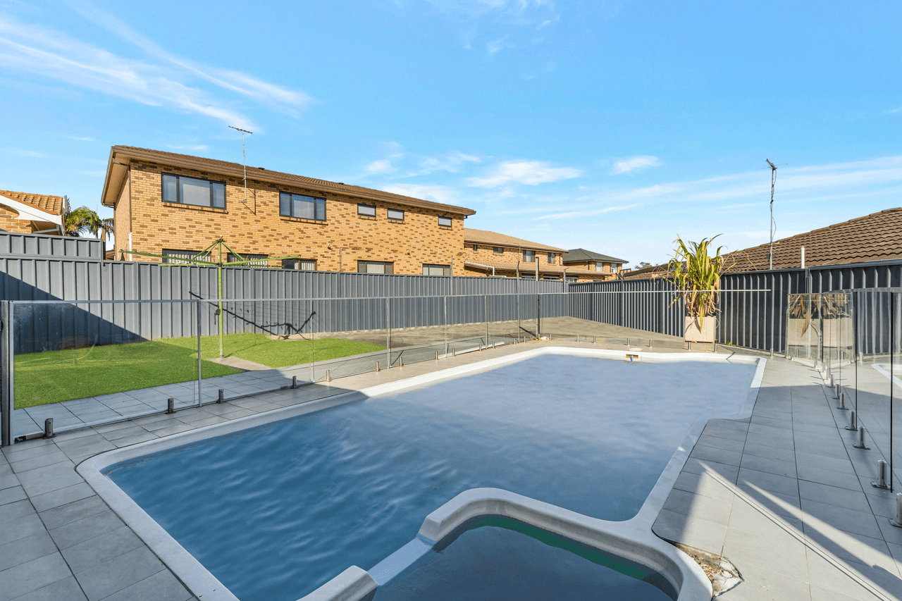 11 Fitzroy Close, HINCHINBROOK, NSW 2168