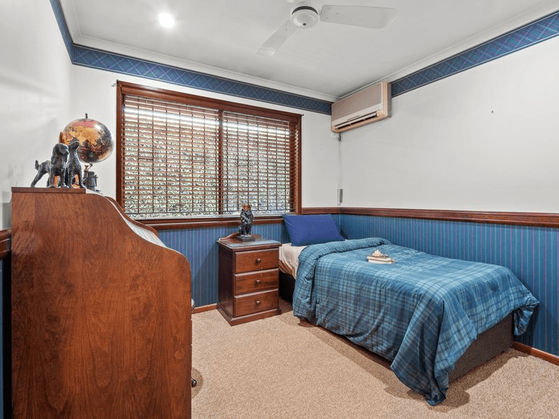 8 Bexley Avenue, BALMORAL, QLD 4171