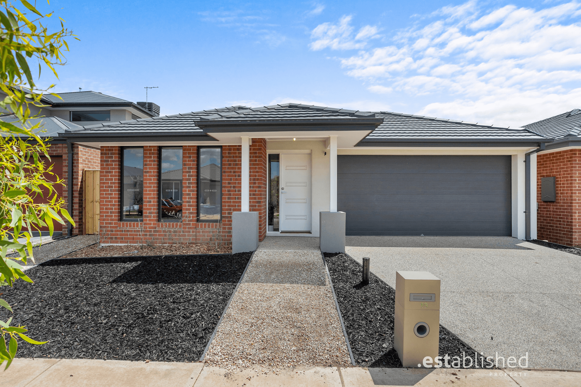 10 Farmingdale Street, MANOR LAKES, VIC 3024