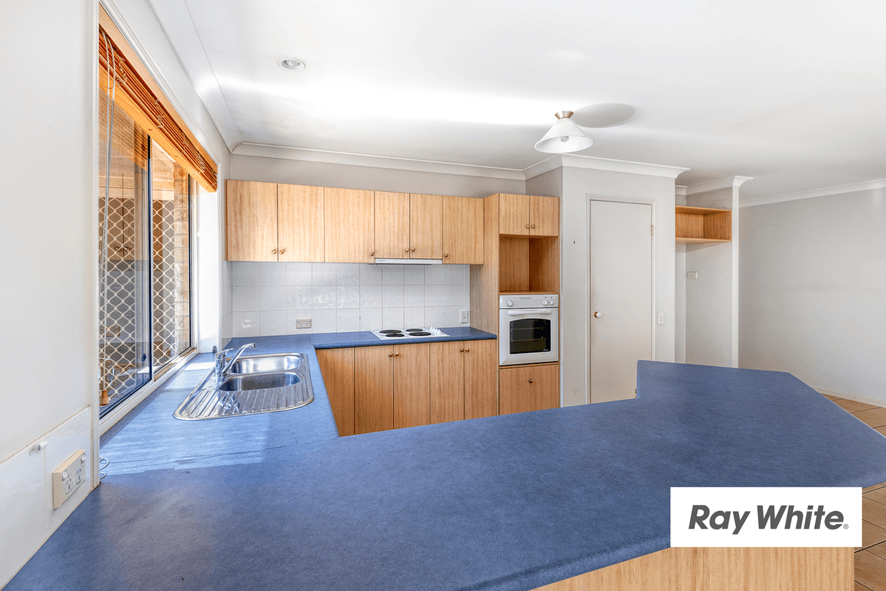 15 Treeline Place, DURACK, QLD 4077