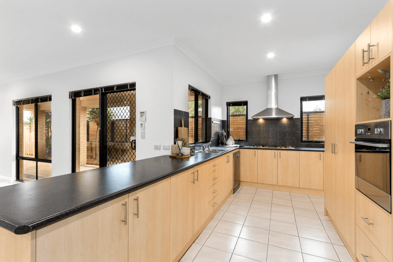 14 Nankeen Elbow, BEELIAR, WA 6164