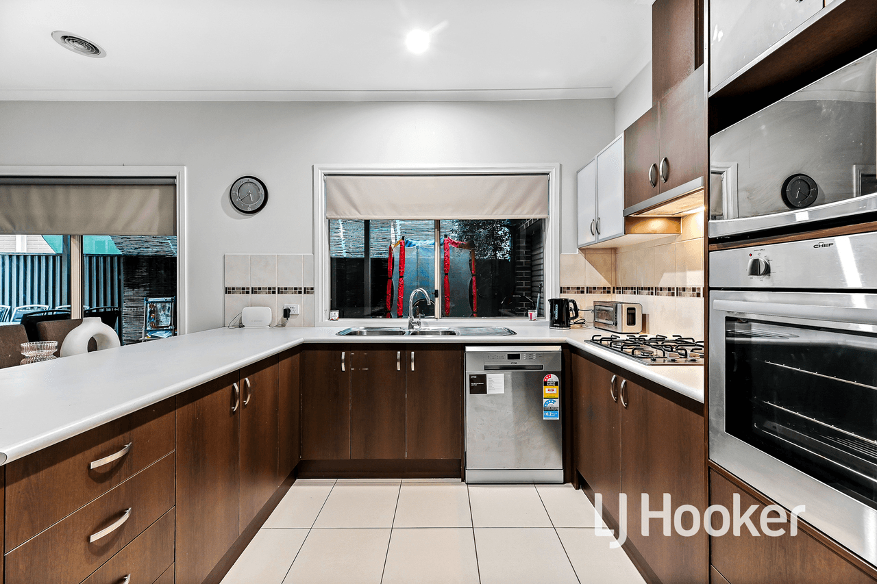 5 Perry Court, PAKENHAM, VIC 3810