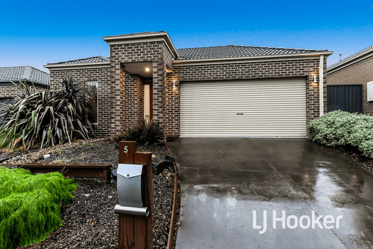 5 Perry Court, PAKENHAM, VIC 3810